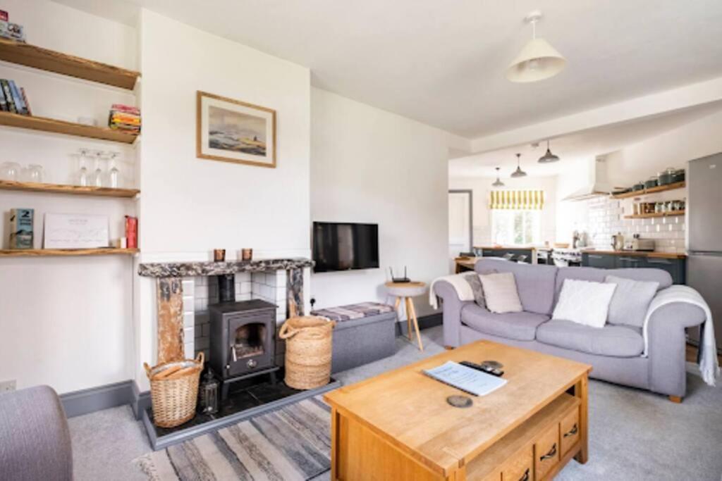 Cosy Hygge/ Scottish Themed By Loch Ness Holiday home