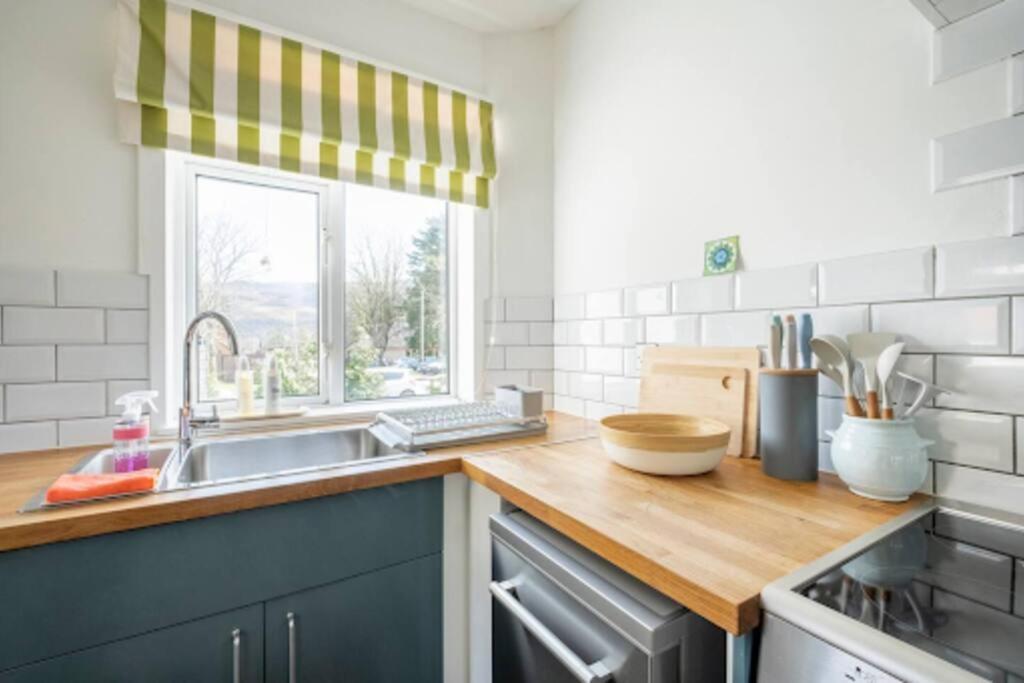 Cosy Hygge/ Scottish Themed By Loch Ness Holiday home *