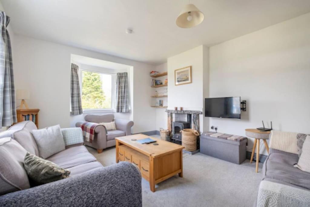 Cosy Hygge/ Scottish Themed By Loch Ness * Fort Augustus