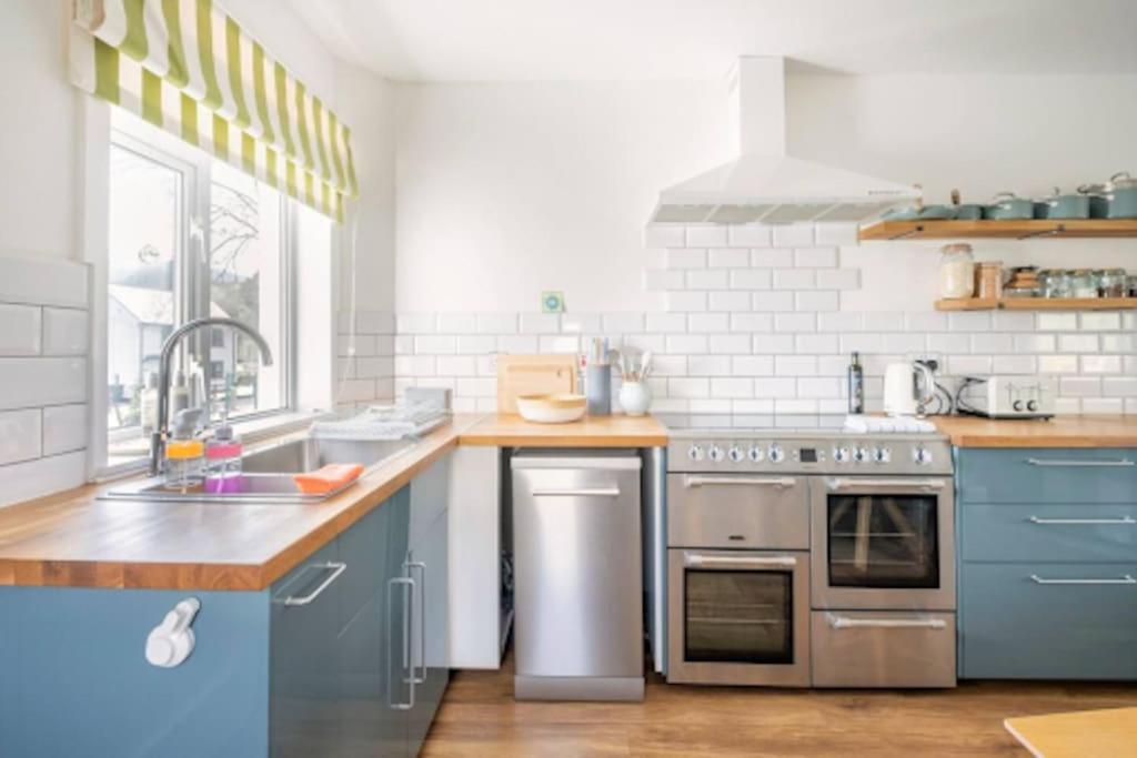 Cosy Hygge/ Scottish Themed By Loch Ness Holiday home
